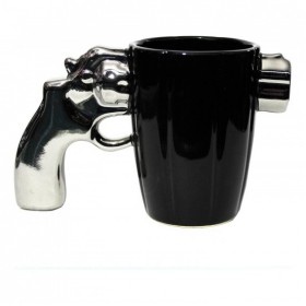 Silah Figürlü Kupa