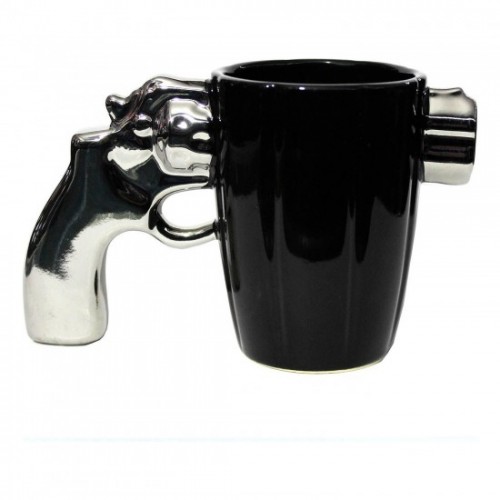 Silah Figürlü Kupa